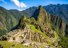 Machu Picchu, ¿en tren o caminando?